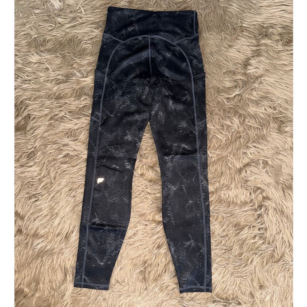New Fabletics Cold Weather High Waisted Pocket Legging Reptilia size M - Picture 7 of 8